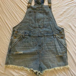 Wild Fable Denim Short Overalls w/ Fray